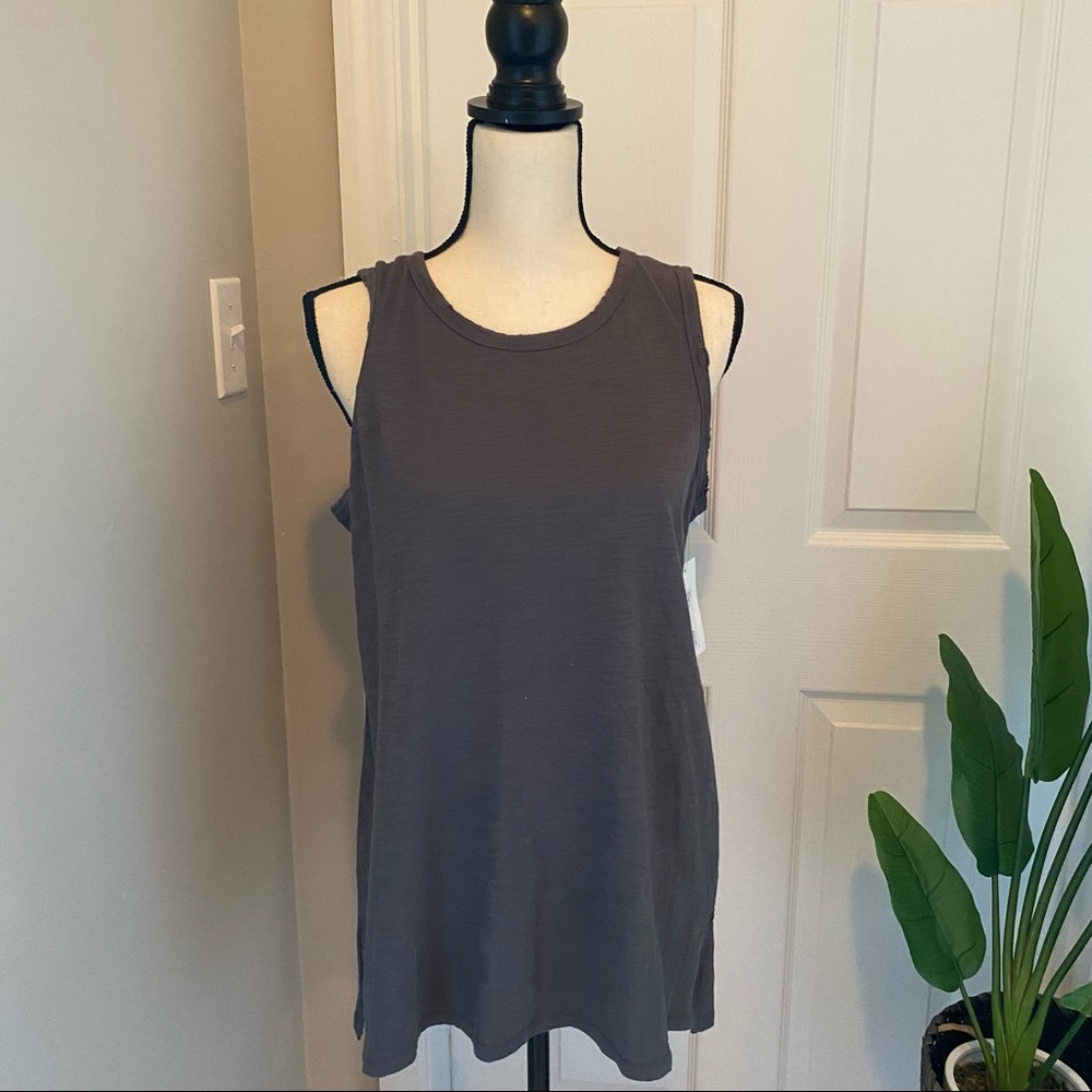 Dark gray distressed tank.